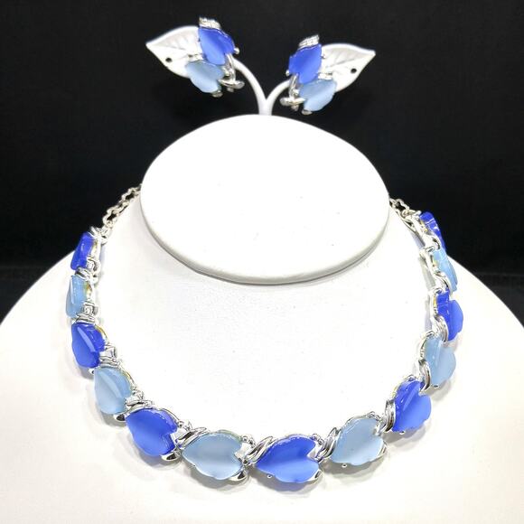 1960s Blue Lucite Leaf Necklace & Clip On Earrings Set Silver Tone Vintage - Picture 2 of 10